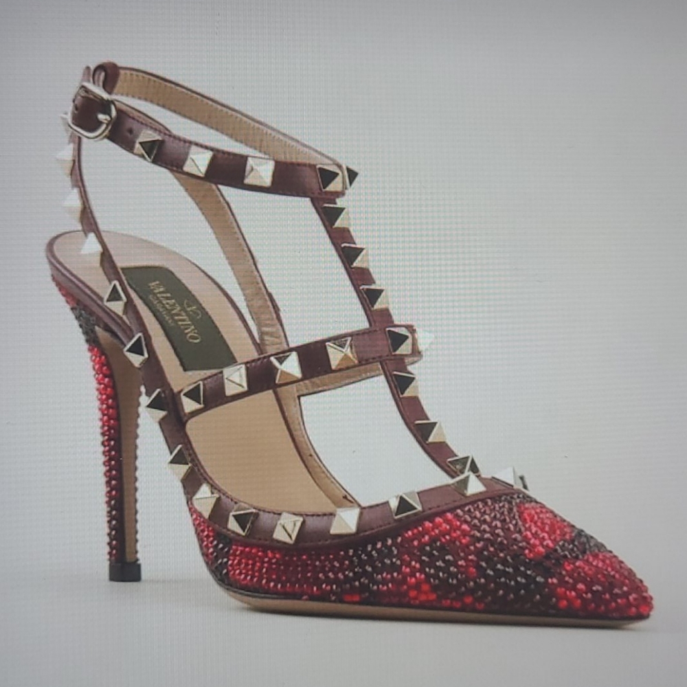 VALENTINO GARAVANI  Camouflage Rockstud Pumps.